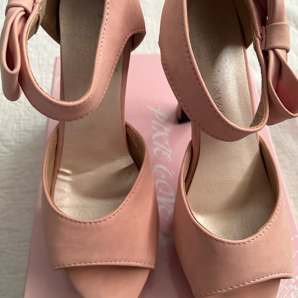 Pixie Cove vintage style heels.  Blush pink in color.  Size 39.